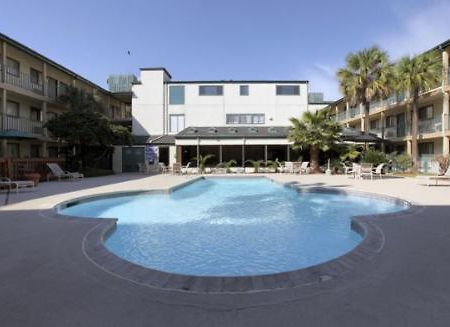 Amerihome Inn & Suites Houston Airport North ภายนอก รูปภาพ